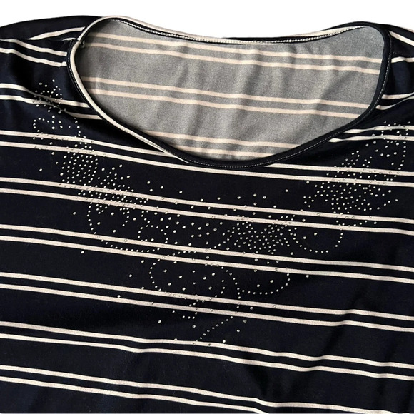 Cute navy and white flare sleeve top - Picture 2 of 5